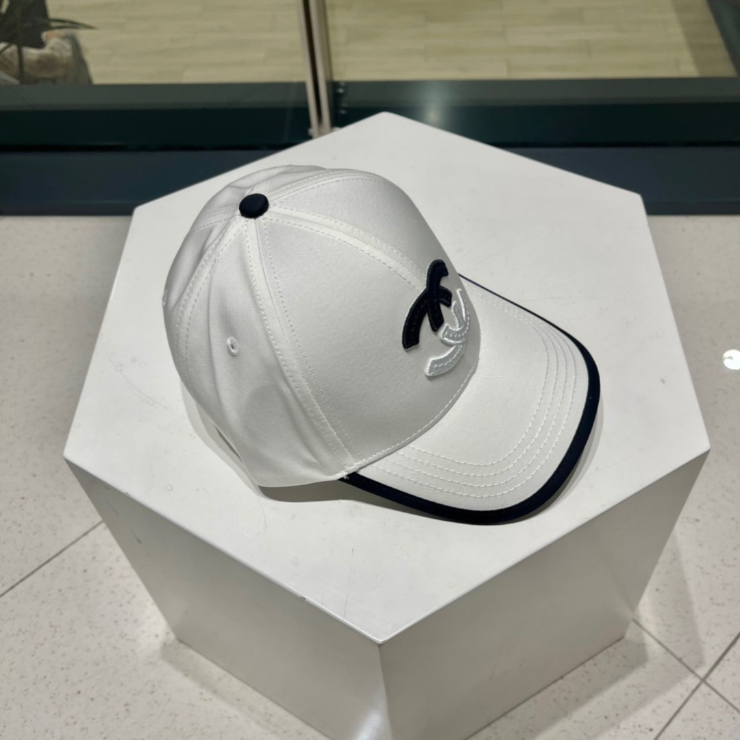  🧢香奈儿CHANEL🧢高版本质量超好棒球帽，
简约大气，百搭款！