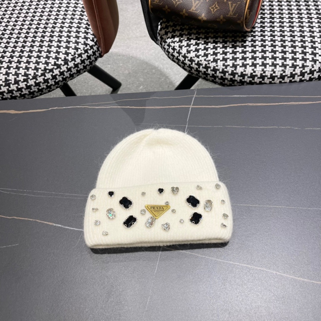 NO:219906,Prdad* The highest version of the entire bank, thick material Prada, heavy-duty production autumn and winter style flannel rabbit wool knitted wool hat, high quality customization!  This one must be a favorite of minimalism. It is clean, neat, fashionable and versatile, and definitely not picky about face shape!  Fashionable classic 1000-year-old hat fisherman hat baseball hat knit hat, hat, prada, espadrilles, hats19860909Prdad* 全行最高版本 厚料普拉达 重工制作秋冬款翻边兔毛针织毛线帽 高品质定制！这款必定是极简主义的最爱 干净,利索,时尚百搭,绝对不挑脸型！ 属于时尚经典的万年款帽子渔夫帽棒球帽针织帽,帽子,prada,espadrilles,hats,hat