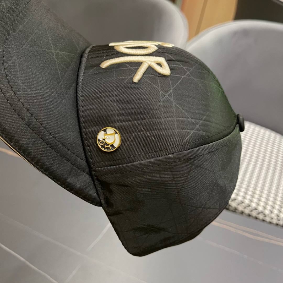 （DIOR迪奥】新款走量简约棒球帽🧢，新款出货，大牌款超好搭配，赶紧入手！