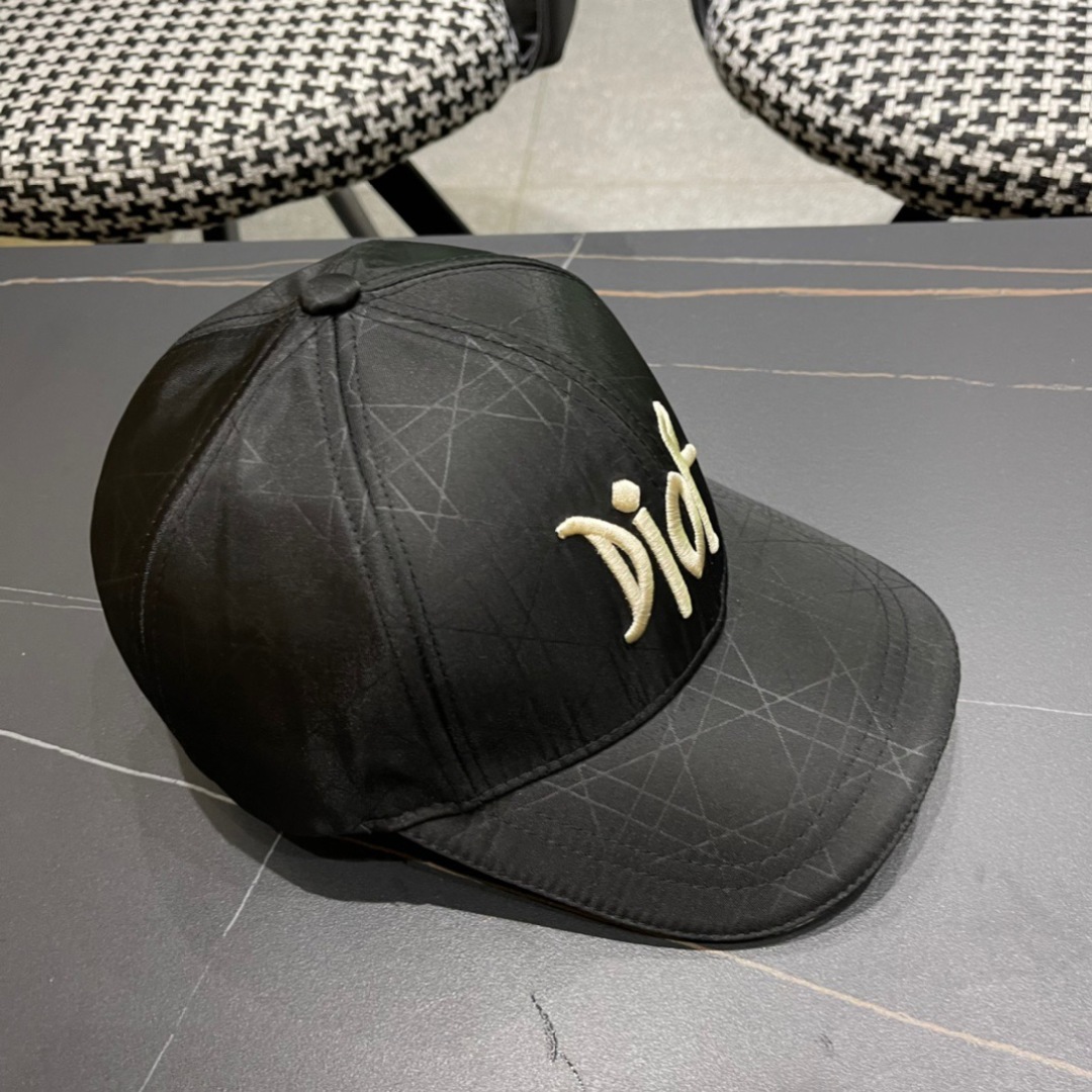 （DIOR迪奥】新款走量简约棒球帽🧢，新款出货，大牌款超好搭配，赶紧入手！