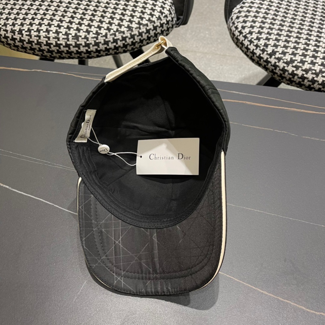 （DIOR迪奥】新款走量简约棒球帽🧢，新款出货，大牌款超好搭配，赶紧入手！