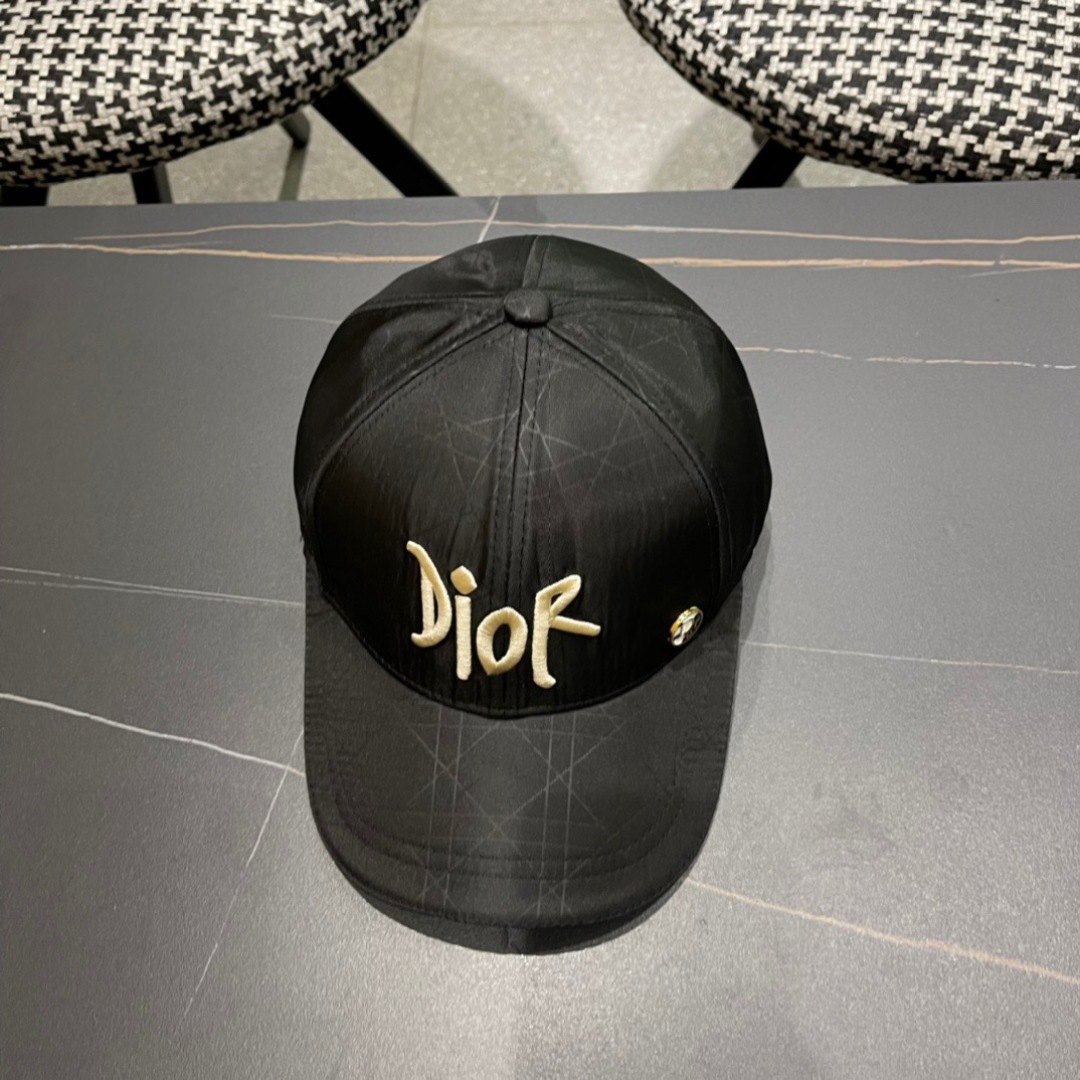 （DIOR迪奥】新款走量简约棒球帽🧢，新款出货，大牌款超好搭配，赶紧入手！