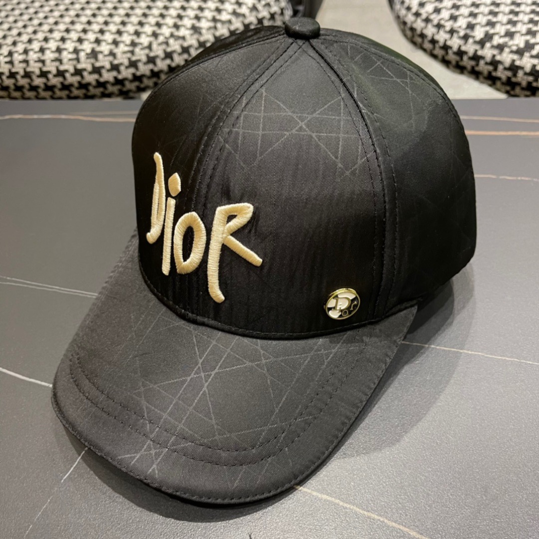 （DIOR迪奥】新款走量简约棒球帽🧢，新款出货，大牌款超好搭配，赶紧入手！