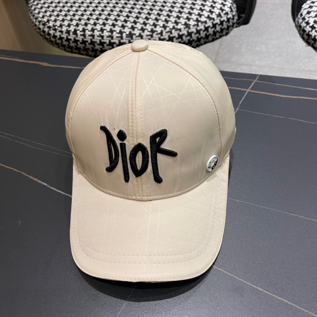 （DIOR迪奥】新款走量简约棒球帽🧢，新款出货，大牌款超好搭配，赶紧入手！