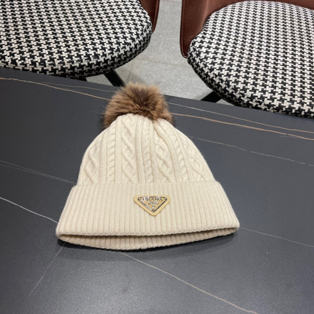 NO:219862,Prada new knitted wool hat counter synchronous knitted hat, satin splicing super texture, simple and not monotonous, both men and women wear super handsome hats, fisherman hats, baseball hats, knit hats, hats, prada, prada, espadrilles, hats19860909Prada普拉达新款针织毛线帽专柜同步针织帽,缎面拼接超显质感,简约不单调男女戴都超帅帽子渔夫帽棒球帽针织帽,帽子,prada,prada,espadrilles,hats,hat