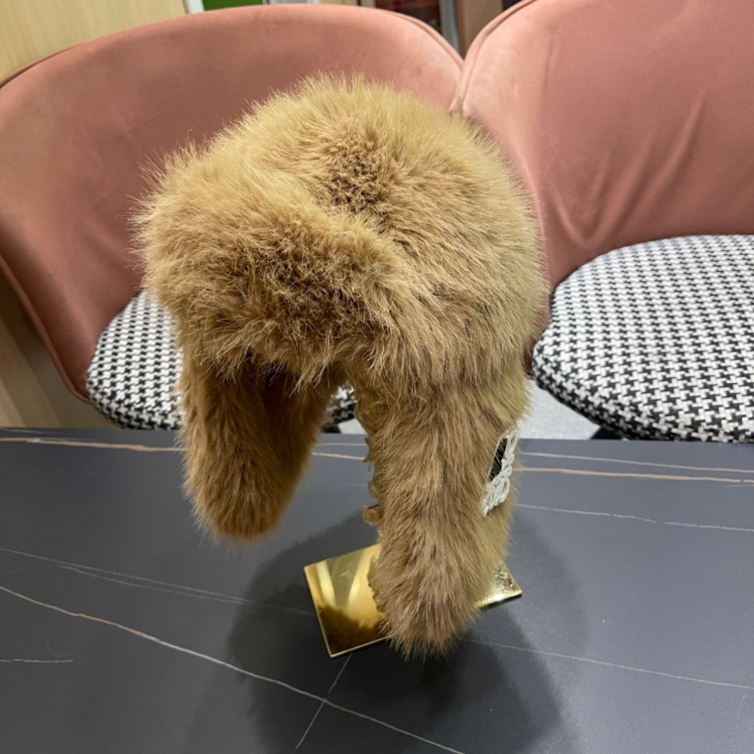 NO:219860,Loewe Loewe autumn and winter new imitation mink plush Lei Feng hat cooling and warming essential ear protection hat fisherman hat baseball hat knit hat, hat, loewe, loewe, espadrilles, hats19860909Loewe罗意威秋冬新款仿貂毛绒雷锋帽降温保暖必备护耳帽帽子渔夫帽棒球帽针织帽,帽子,loewe,loewe,espadrilles,hats,hat