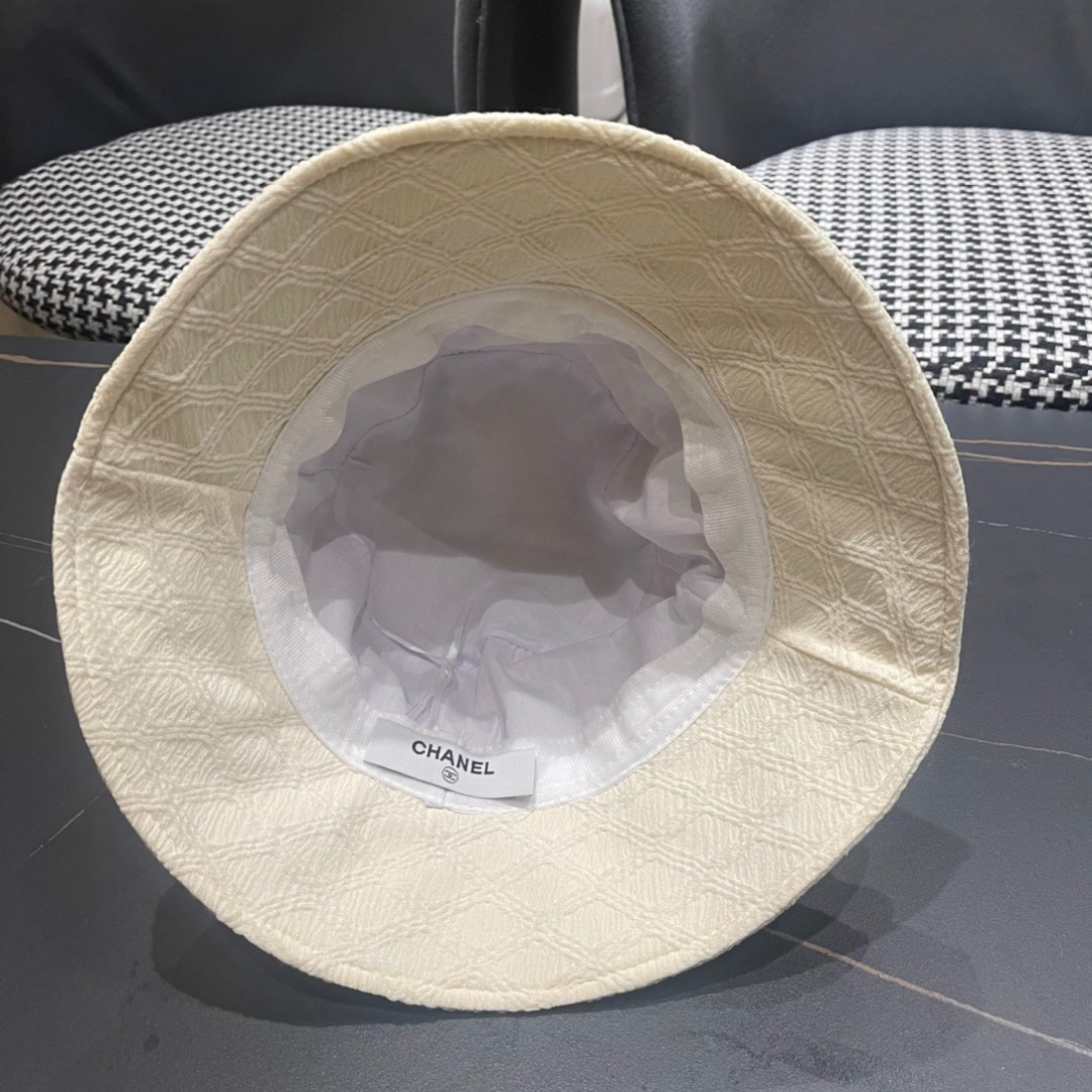  Chanel香奈儿 2024春新款渔夫帽
经典款超轻！
色系很百搭🤞🏻