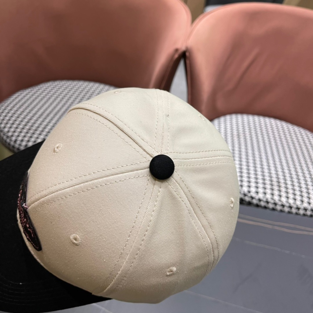  PRADA 普拉达 2024新品棒球帽 时尚潮流，高端做工！细节看实拍哦