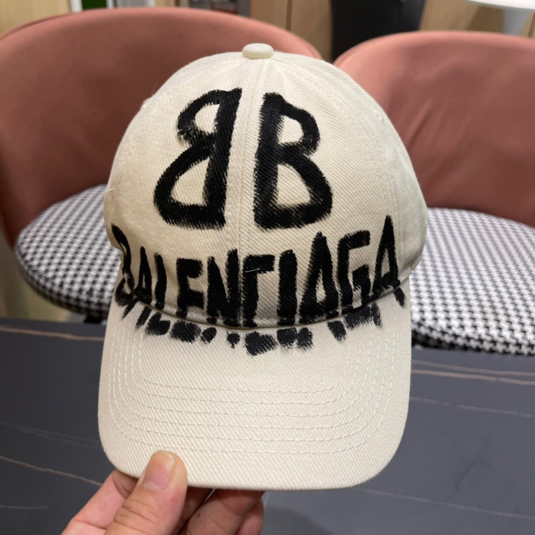  新款BALENCIAGA/巴黎世家鸭舌帽画画字母棒球帽，雅痞街头风，时尚男女妥妥驾驭！