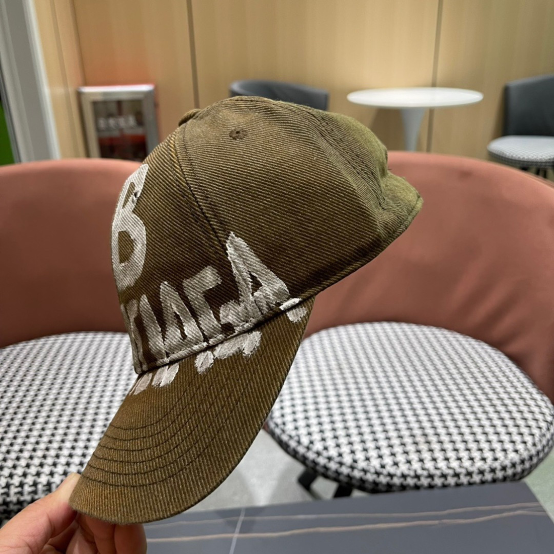  新款BALENCIAGA/巴黎世家鸭舌帽画画字母棒球帽，雅痞街头风，时尚男女妥妥驾驭！