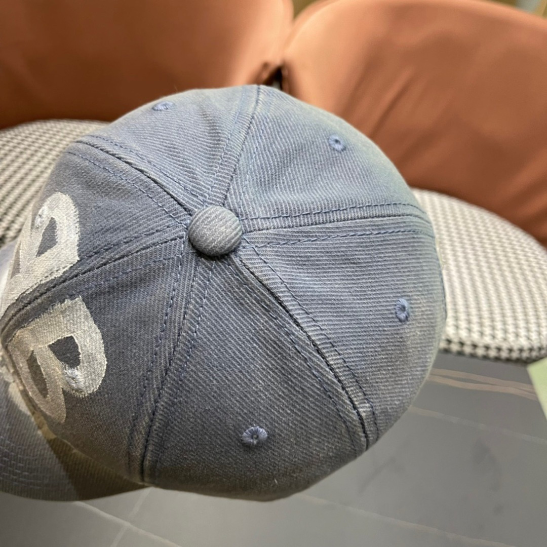  新款BALENCIAGA/巴黎世家鸭舌帽画画字母棒球帽，雅痞街头风，时尚男女妥妥驾驭！