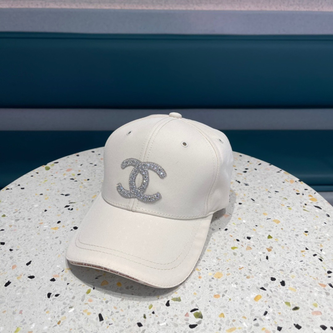 NO:351411,【CHANEL Chanel】New simple style, new series of baseball caps, hot products, big brands synchronized, super easy to match, shipped!  Hat Straw Hat Fisherman Hat Baseball Hat, Hats, Chanel, Chanel, espadrilles, hats【CHANEL香奈儿】新款简约风,新品系列棒球帽,爆款,大牌同步,超好搭配,出货！帽子草帽渔夫帽棒球帽,帽子,chanel,chanel,espadrilles,hats,hat
