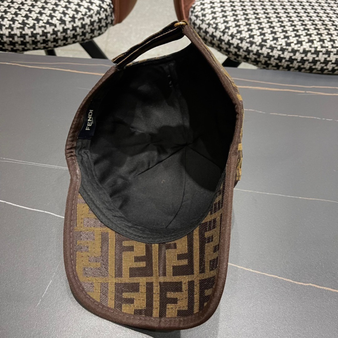  FENDI芬迪，2024新品棒球帽 代购版本！时尚潮流，高端做工！非一般的品质，细节看实拍哦