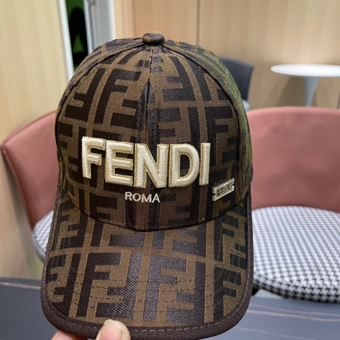  FENDI芬迪，2024新品棒球帽 代购版本！时尚潮流，高端做工！非一般的品质，细节看实拍哦