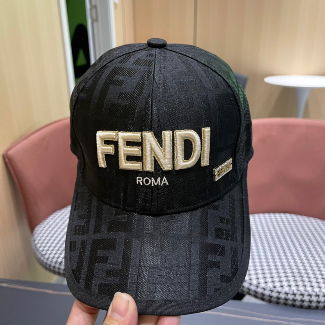  FENDI芬迪，2024新品棒球帽 代购版本！时尚潮流，高端做工！非一般的品质，细节看实拍哦