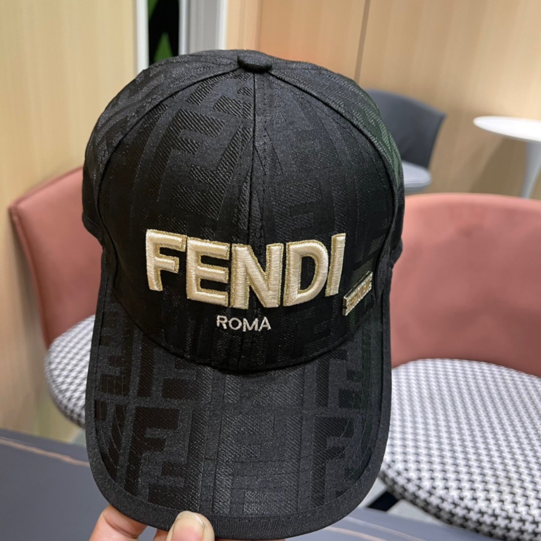  FENDI芬迪，2024新品棒球帽 代购版本！时尚潮流，高端做工！非一般的品质，细节看实拍哦