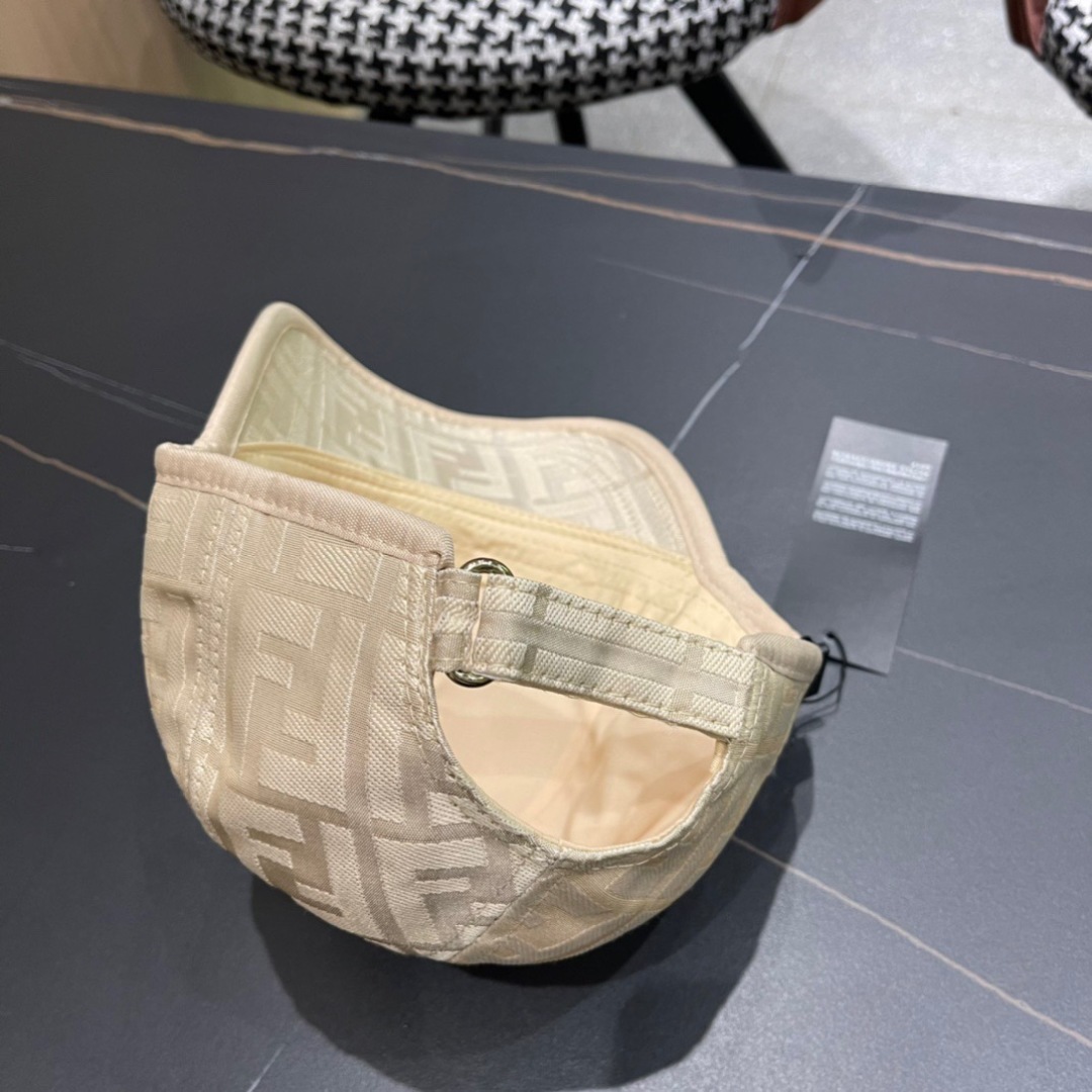  FENDI芬迪，2024新品棒球帽 代购版本！时尚潮流，高端做工！非一般的品质，细节看实拍哦