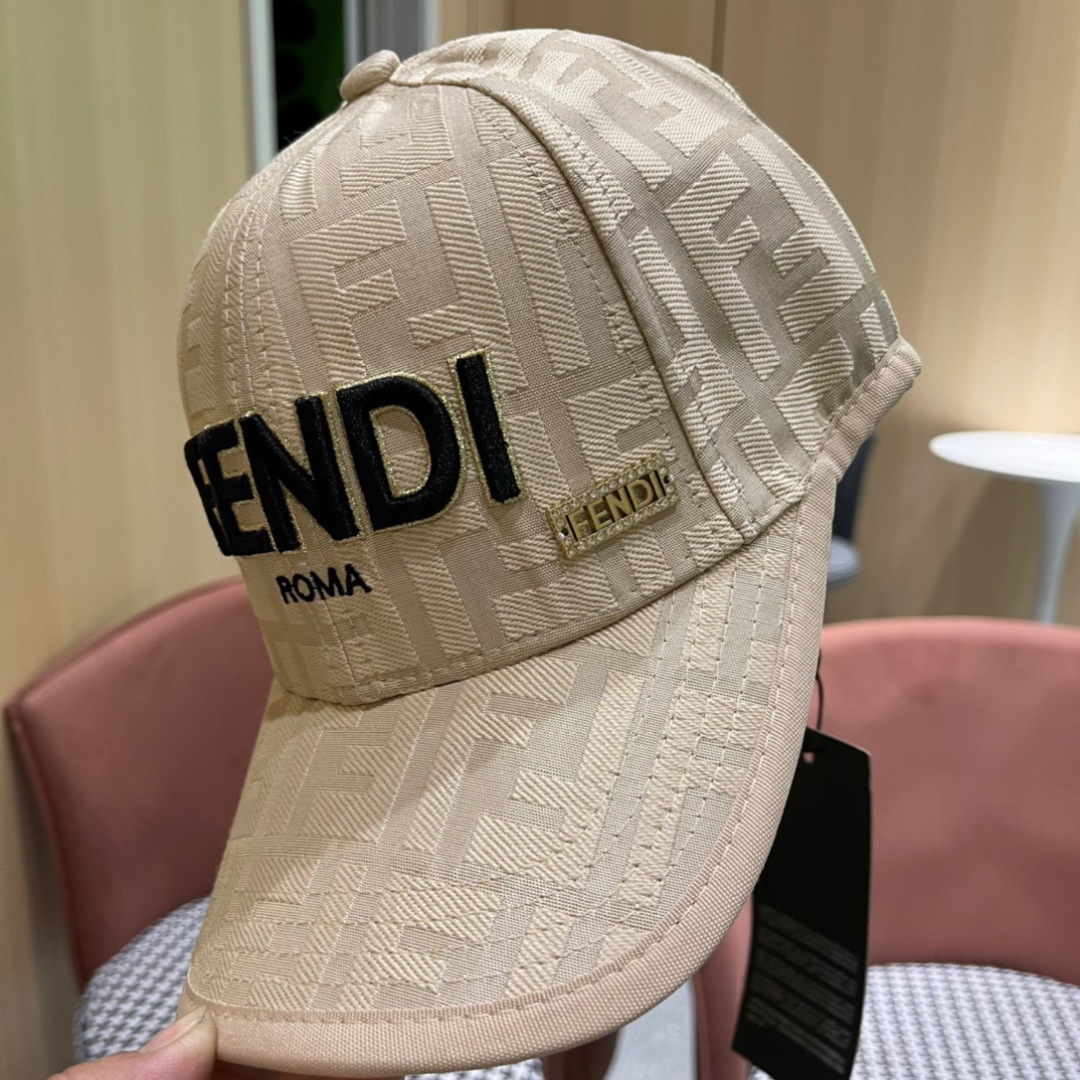  FENDI芬迪，2024新品棒球帽 代购版本！时尚潮流，高端做工！非一般的品质，细节看实拍哦