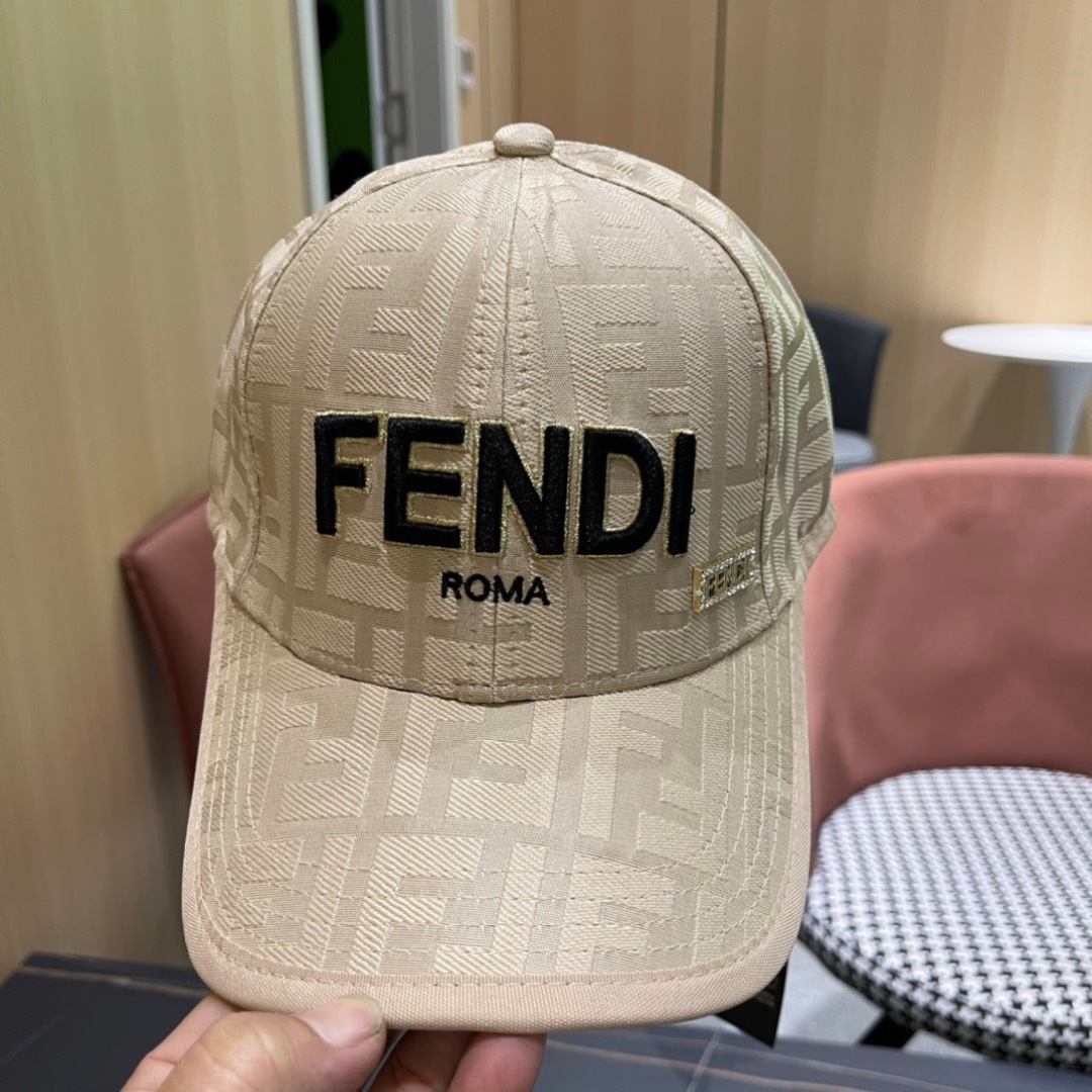  FENDI芬迪，2024新品棒球帽 代购版本！时尚潮流，高端做工！非一般的品质，细节看实拍哦