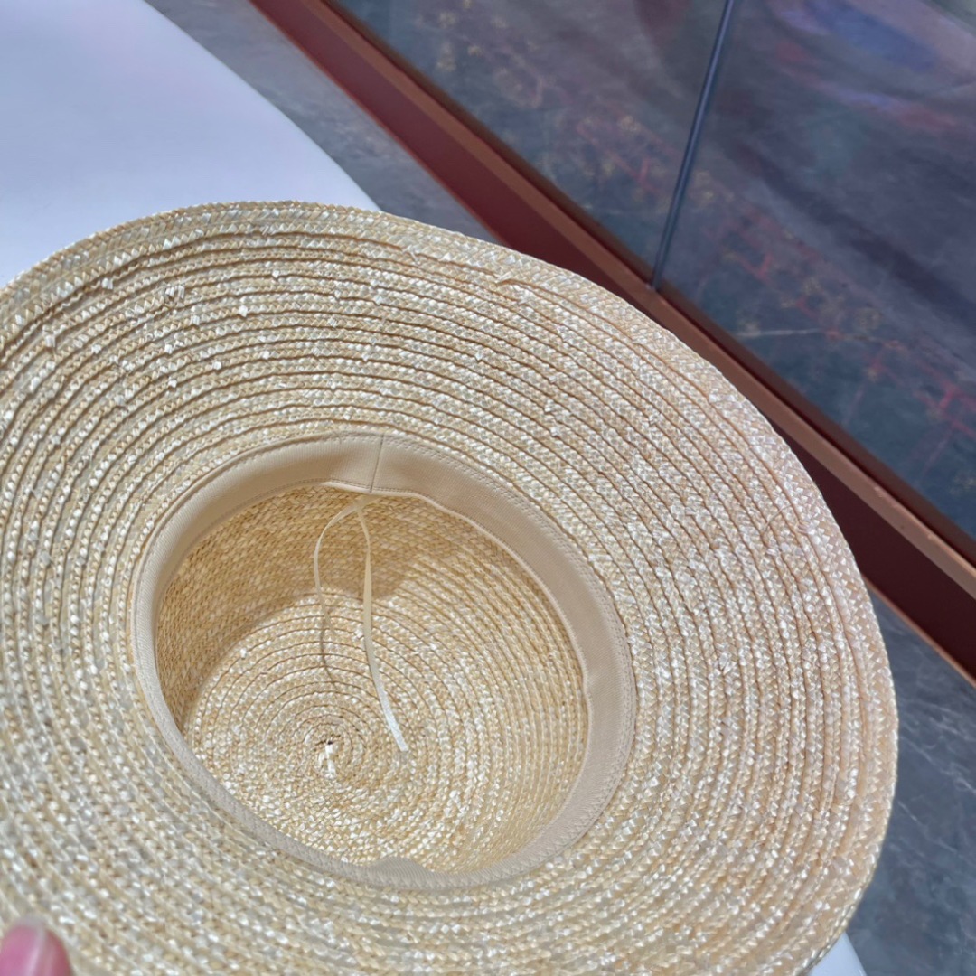  赛琳 CELINE 官方款麦秆草帽，高密度制作，一顶超级有品位的草帽了~出街首选！帽型超美腻颜色妥妥，