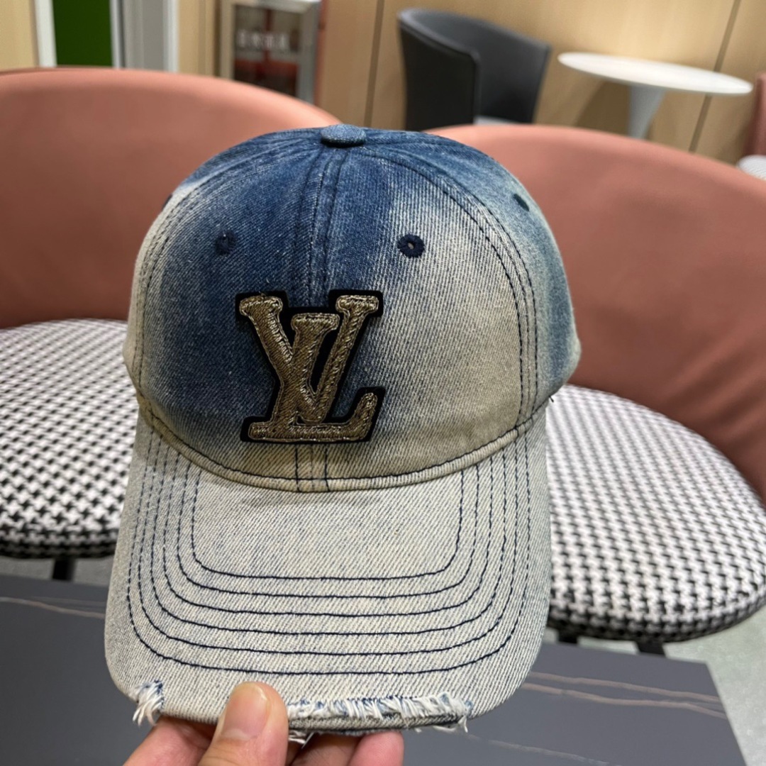 路易威登LouisVuitton2024新款牛仔棒球帽🧢  
LV棒球帽，简约大气，男女通用