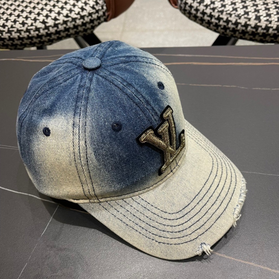 路易威登LouisVuitton2024新款牛仔棒球帽🧢  
LV棒球帽，简约大气，男女通用