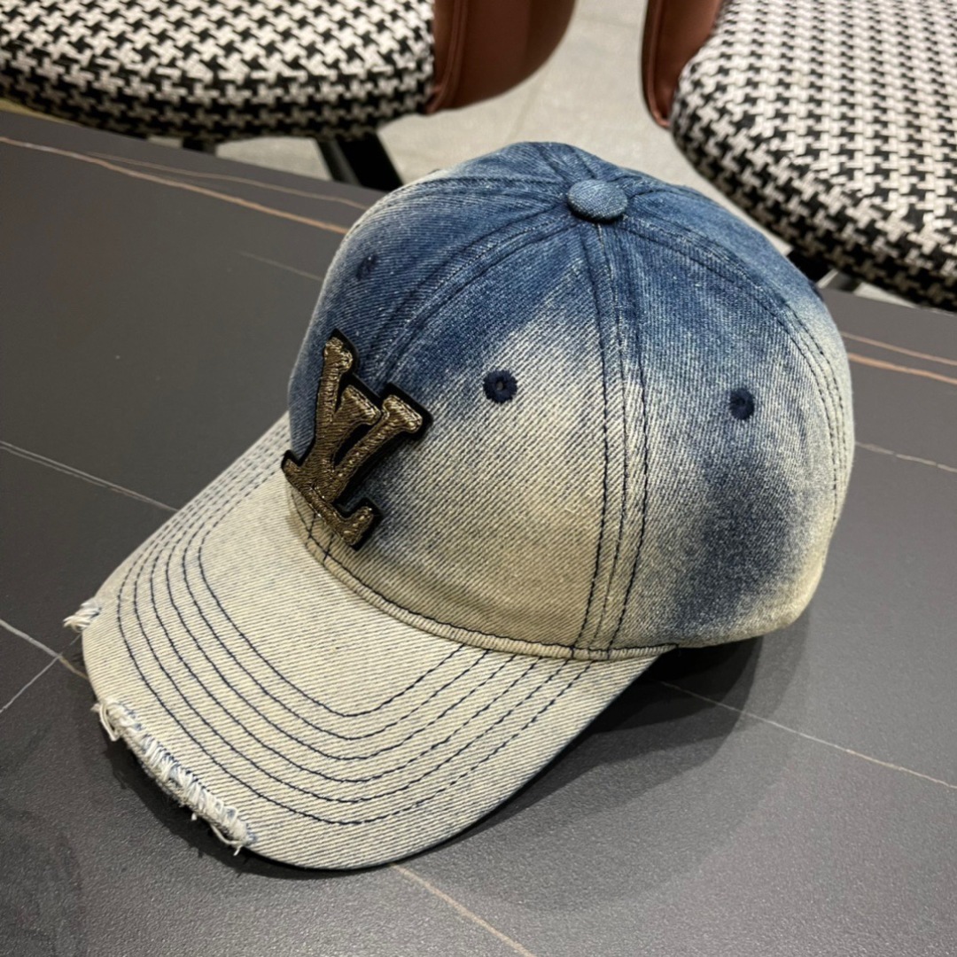 路易威登LouisVuitton2024新款牛仔棒球帽🧢  
LV棒球帽，简约大气，男女通用