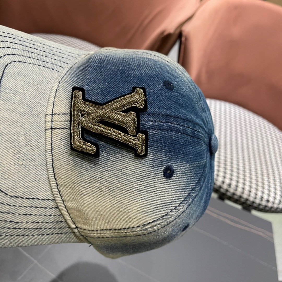 路易威登LouisVuitton2024新款牛仔棒球帽🧢  
LV棒球帽，简约大气，男女通用