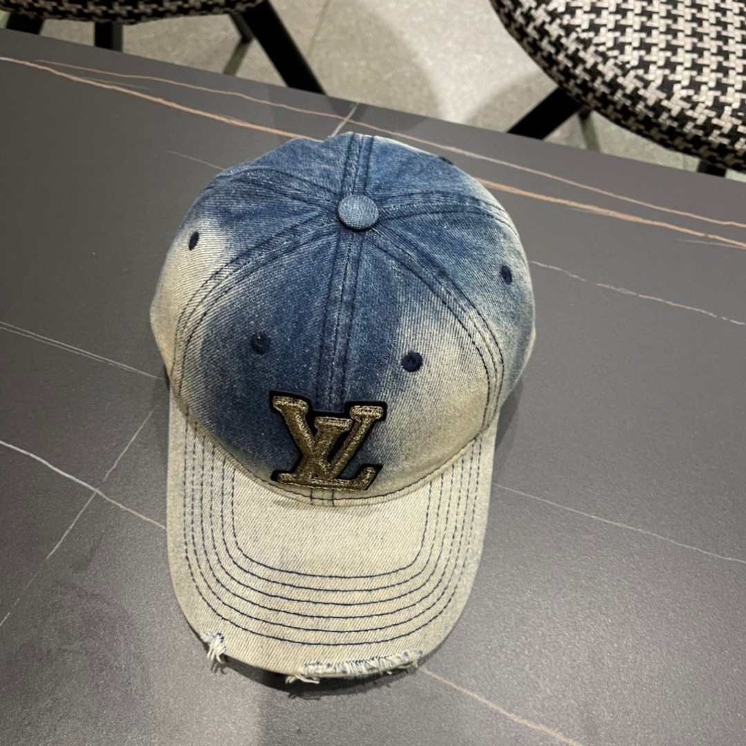 路易威登LouisVuitton2024新款牛仔棒球帽🧢  
LV棒球帽，简约大气，男女通用