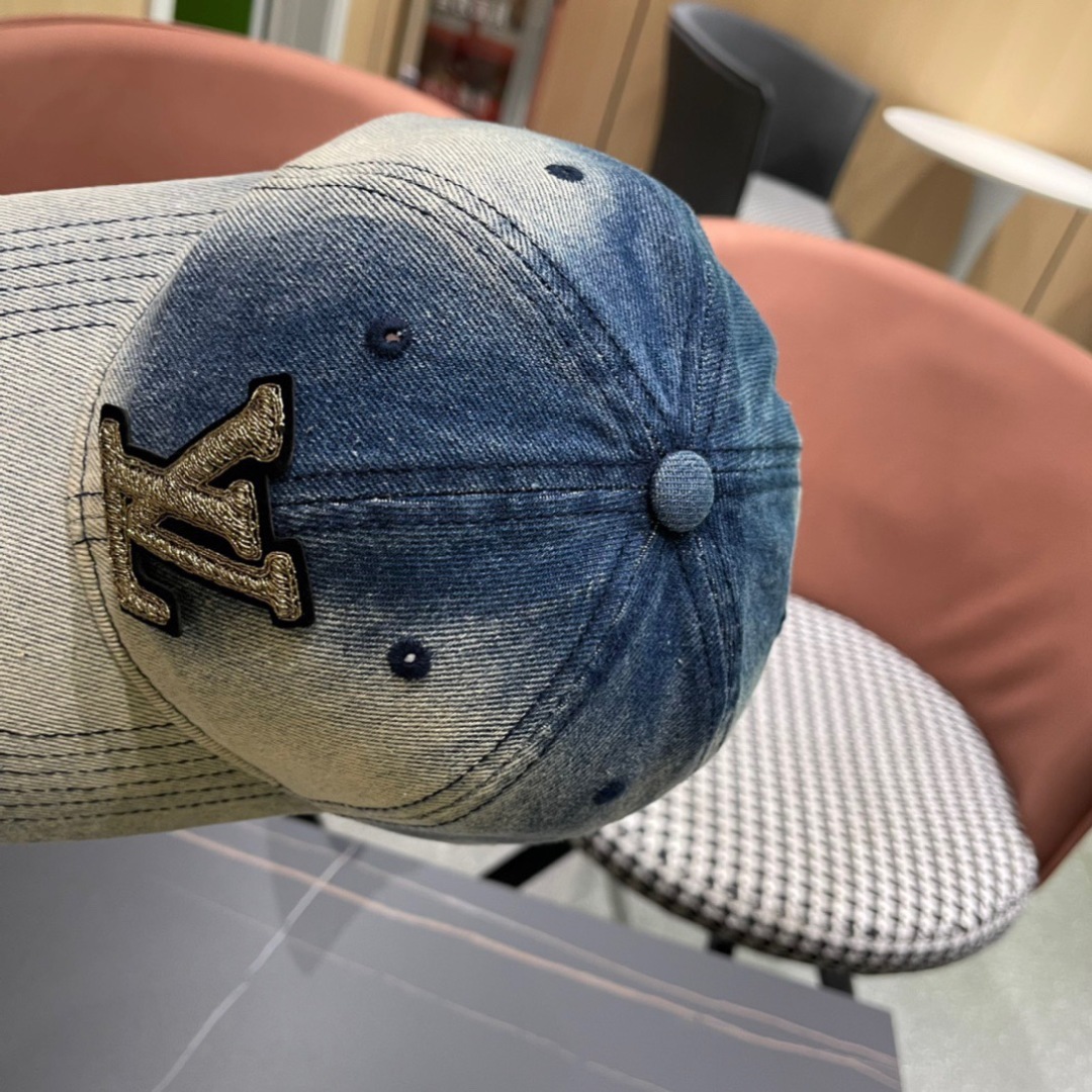 路易威登LouisVuitton2024新款牛仔棒球帽🧢  
LV棒球帽，简约大气，男女通用