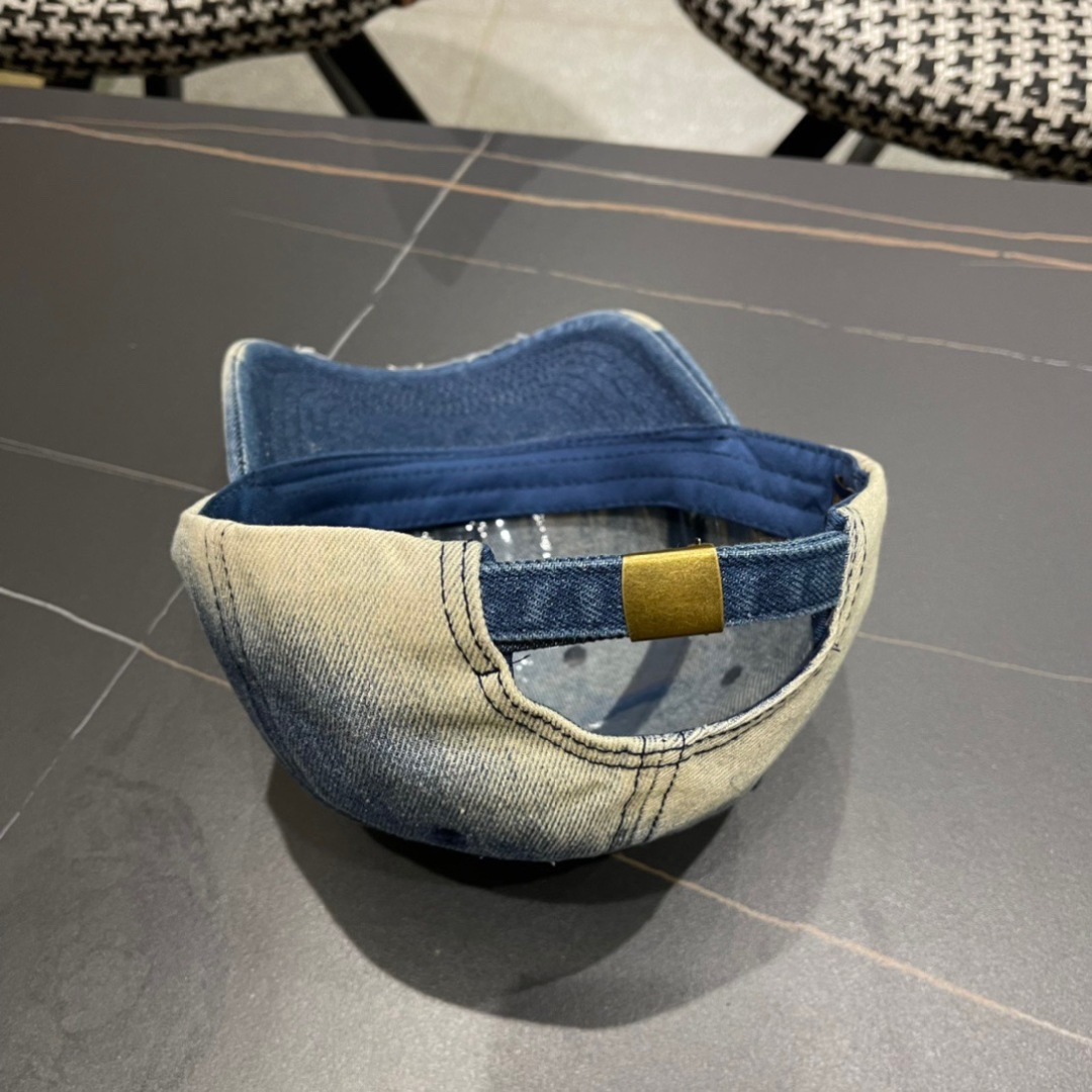 路易威登LouisVuitton2024新款牛仔棒球帽🧢  
LV棒球帽，简约大气，男女通用