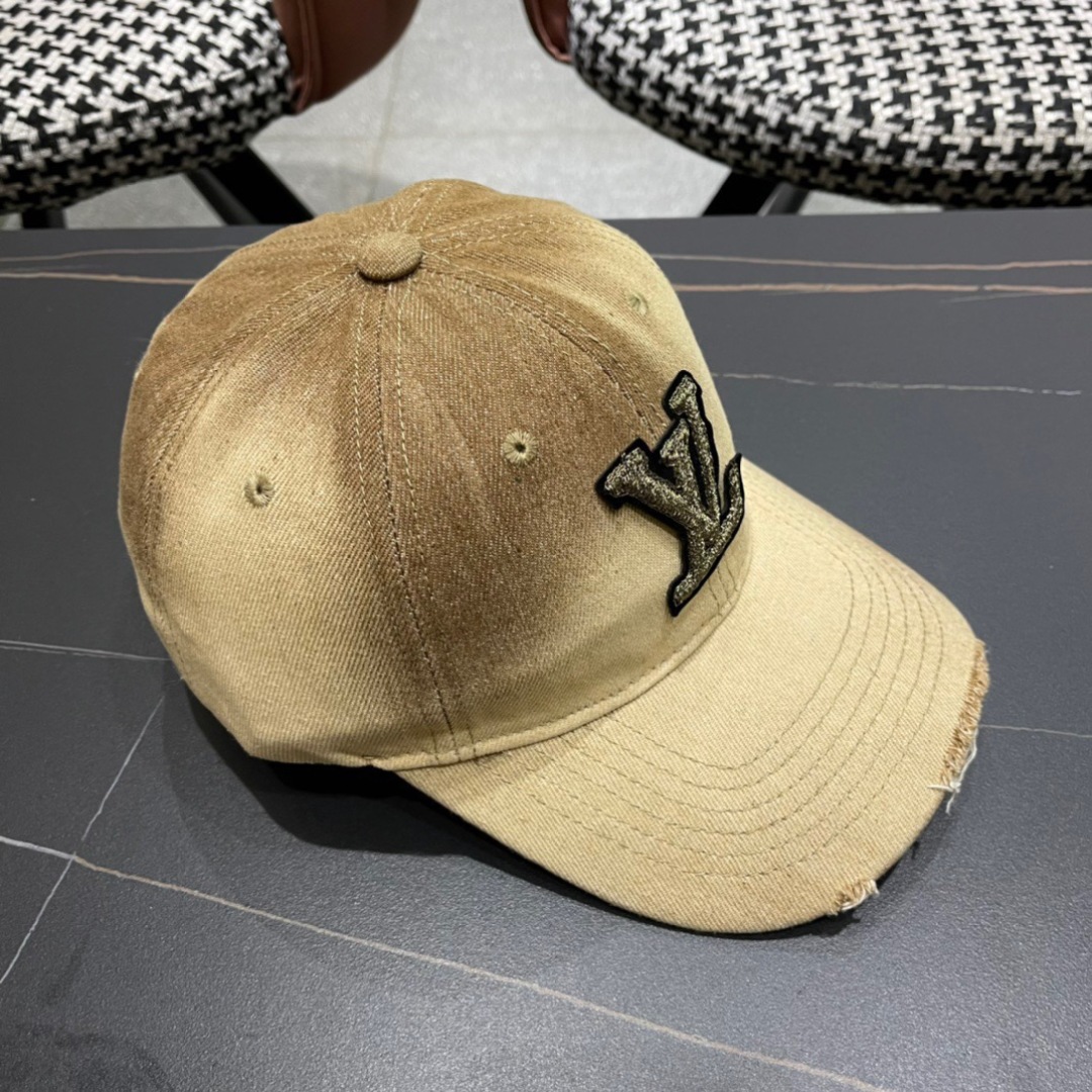 路易威登LouisVuitton2024新款牛仔棒球帽🧢  
LV棒球帽，简约大气，男女通用