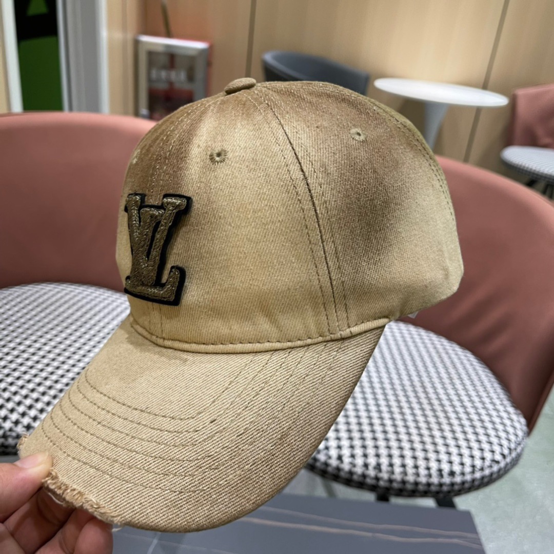 路易威登LouisVuitton2024新款牛仔棒球帽🧢  
LV棒球帽，简约大气，男女通用