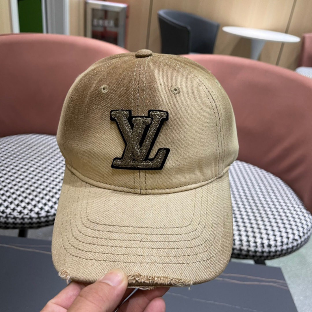 路易威登LouisVuitton2024新款牛仔棒球帽🧢  
LV棒球帽，简约大气，男女通用