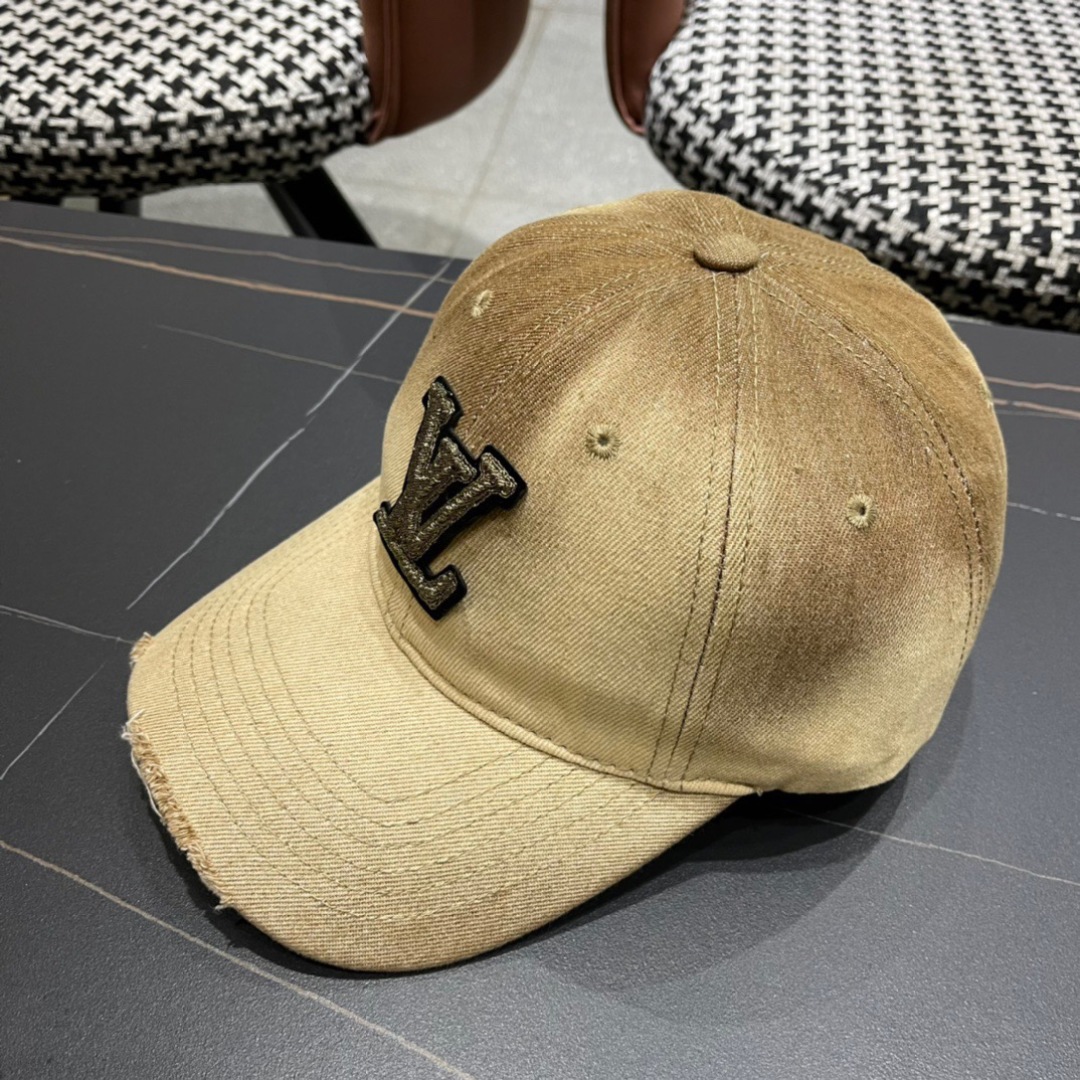 路易威登LouisVuitton2024新款牛仔棒球帽🧢  
LV棒球帽，简约大气，男女通用