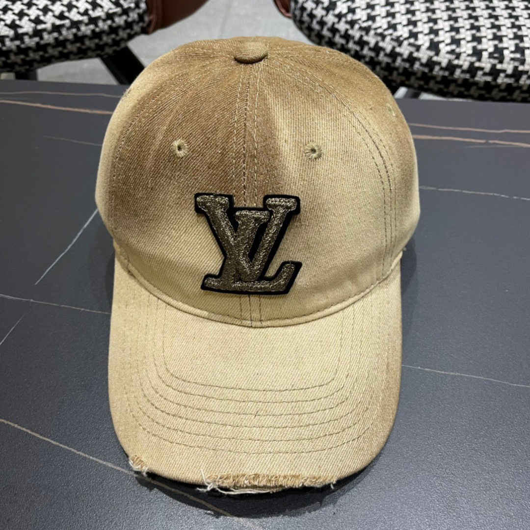 路易威登LouisVuitton2024新款牛仔棒球帽🧢  
LV棒球帽，简约大气，男女通用