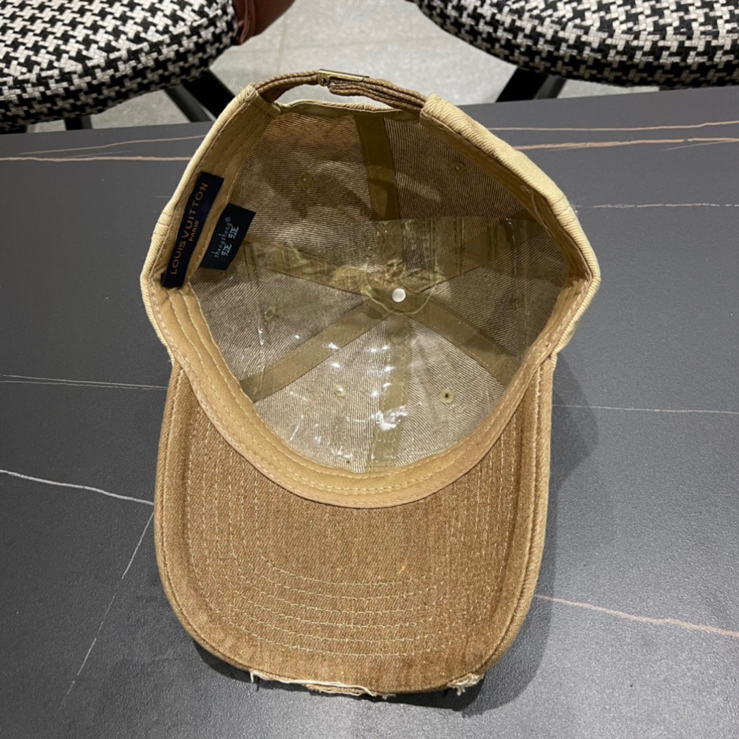 路易威登LouisVuitton2024新款牛仔棒球帽🧢  
LV棒球帽，简约大气，男女通用