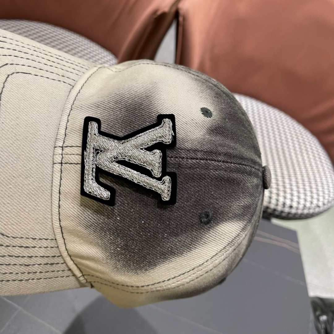 路易威登LouisVuitton2024新款牛仔棒球帽🧢  
LV棒球帽，简约大气，男女通用