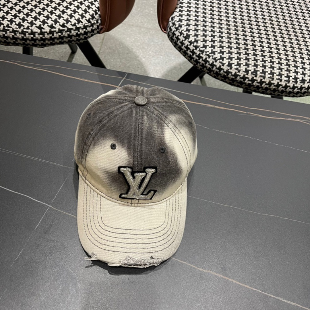 路易威登LouisVuitton2024新款牛仔棒球帽🧢  
LV棒球帽，简约大气，男女通用