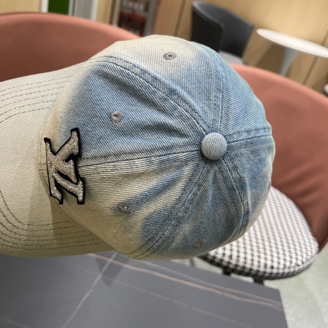 路易威登LouisVuitton2024新款牛仔棒球帽🧢  
LV棒球帽，简约大气，男女通用