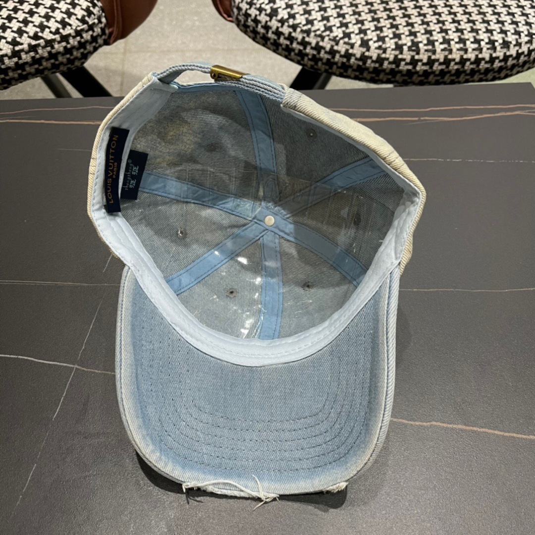 路易威登LouisVuitton2024新款牛仔棒球帽🧢  
LV棒球帽，简约大气，男女通用