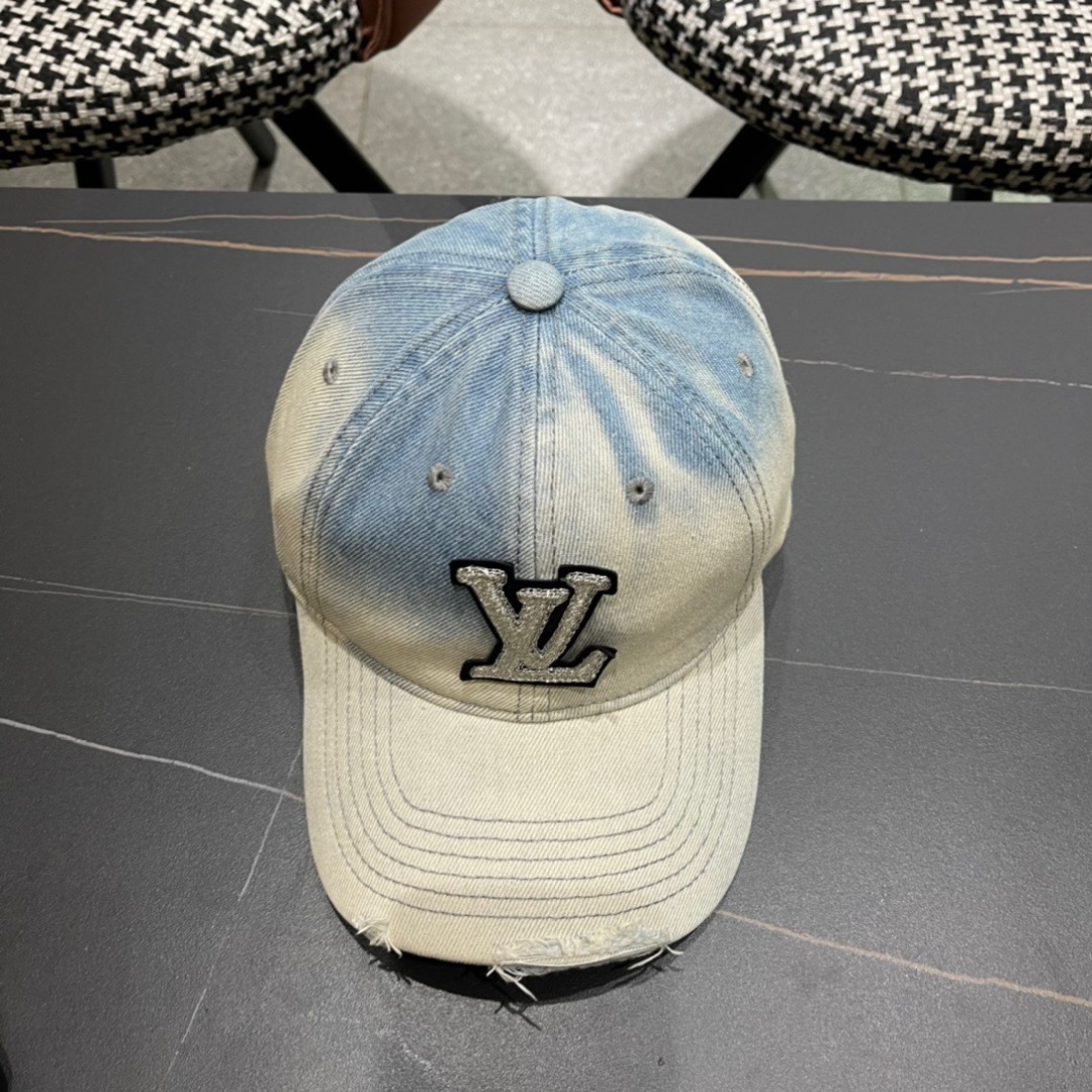 路易威登LouisVuitton2024新款牛仔棒球帽🧢  
LV棒球帽，简约大气，男女通用
