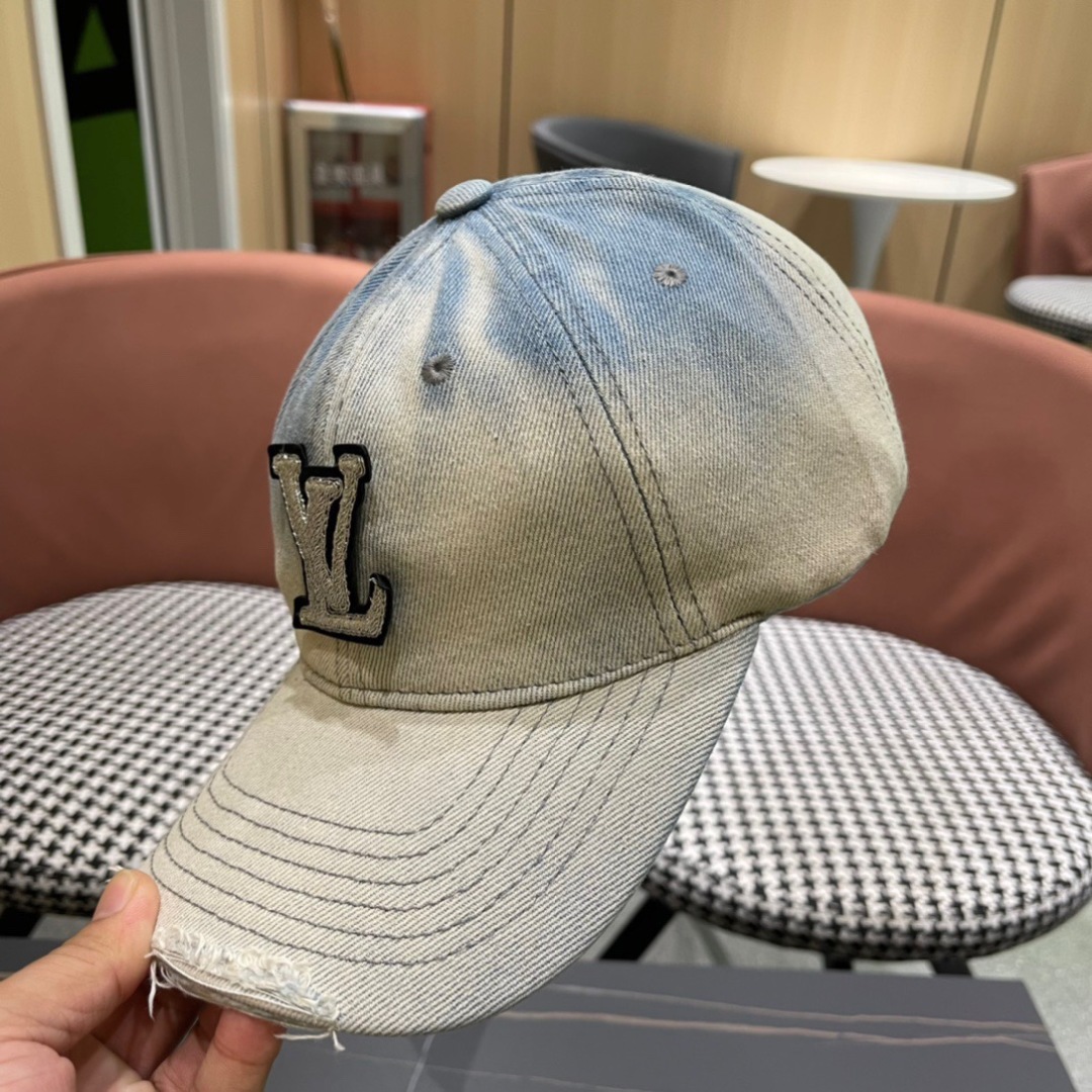 路易威登LouisVuitton2024新款牛仔棒球帽🧢  
LV棒球帽，简约大气，男女通用