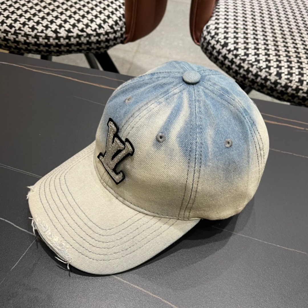 路易威登LouisVuitton2024新款牛仔棒球帽🧢  
LV棒球帽，简约大气，男女通用