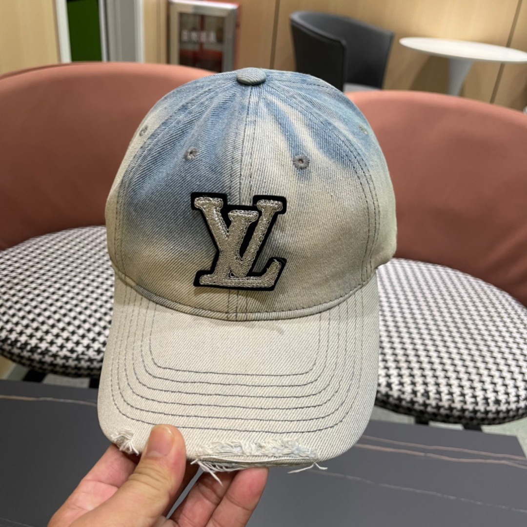 路易威登LouisVuitton2024新款牛仔棒球帽🧢  
LV棒球帽，简约大气，男女通用