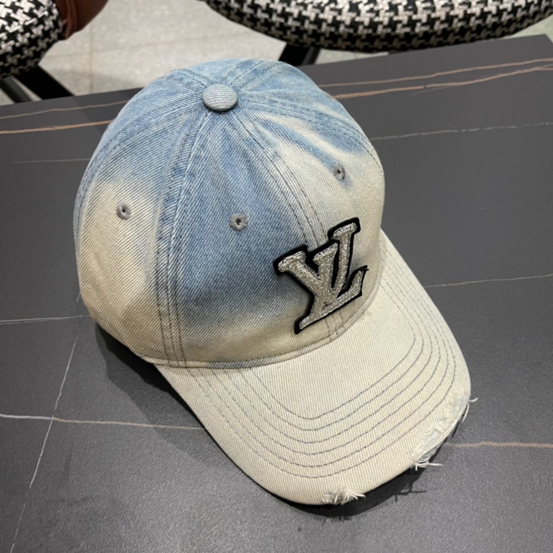 路易威登LouisVuitton2024新款牛仔棒球帽🧢  
LV棒球帽，简约大气，男女通用