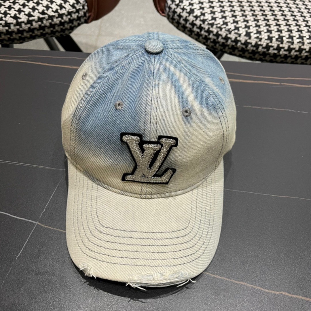 路易威登LouisVuitton2024新款牛仔棒球帽🧢  
LV棒球帽，简约大气，男女通用