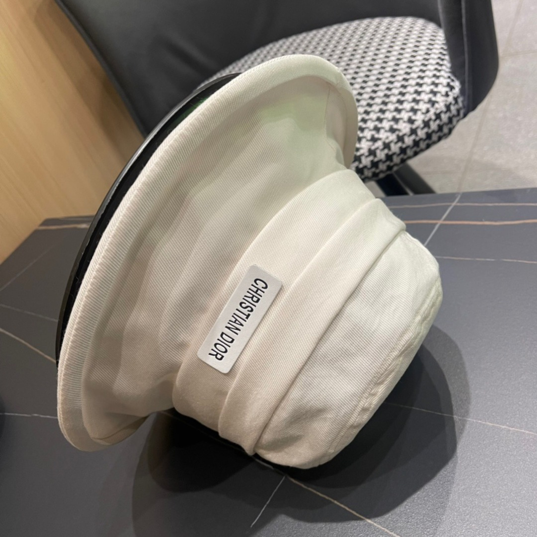 迪奥Dior官网最新2024春款渔夫帽，防晒指数超高，特别显脸小，有型不软塌，可随意折叠，携带方便🤗