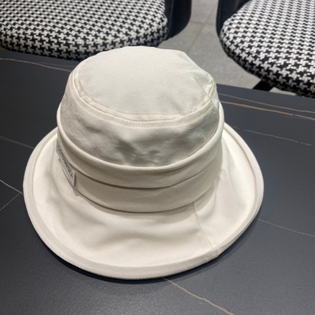 迪奥Dior官网最新2024春款渔夫帽，防晒指数超高，特别显脸小，有型不软塌，可随意折叠，携带方便🤗