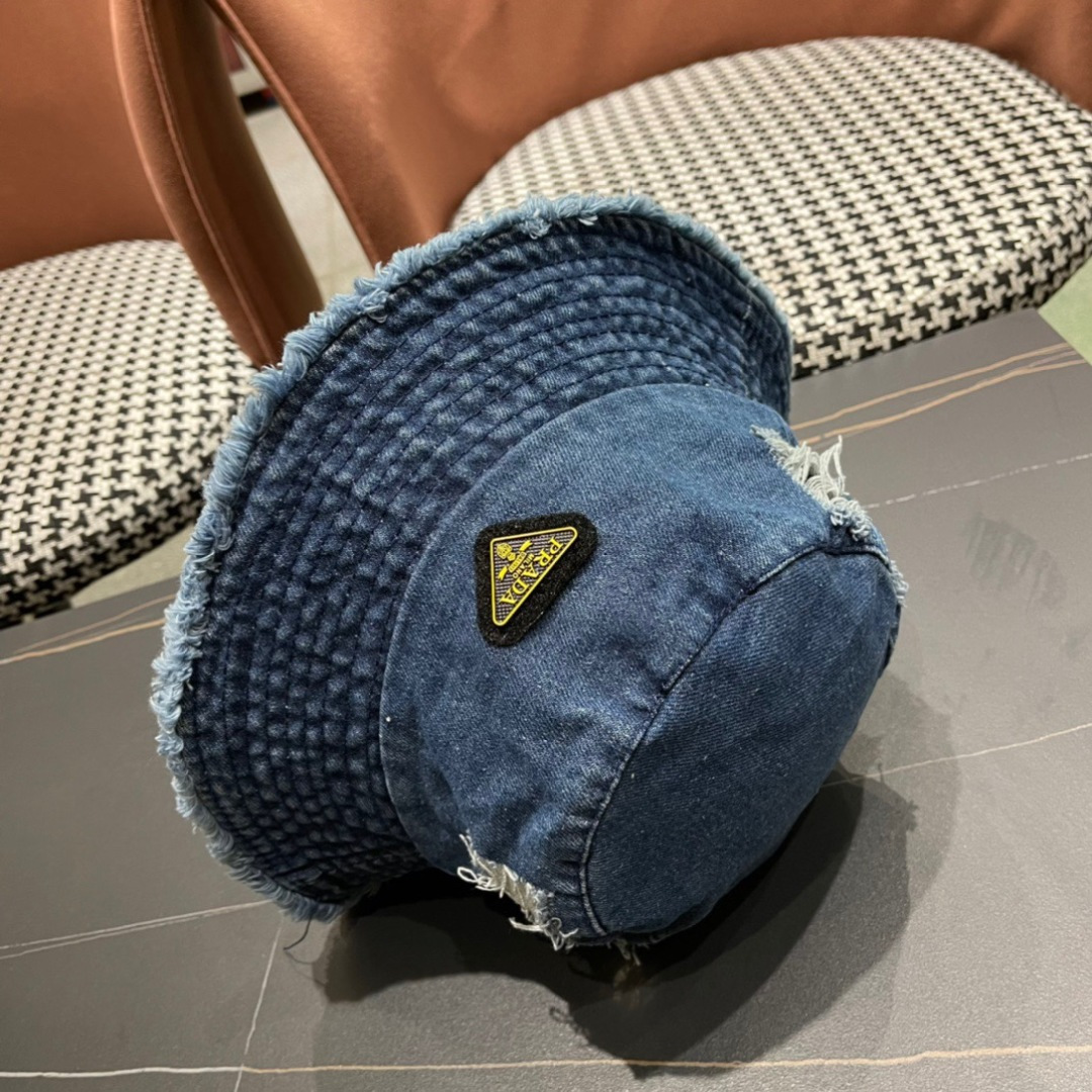 。PRADA 普拉达 2024牛仔破洞渔夫帽 时尚潮流，高端做工！细节看实拍哦